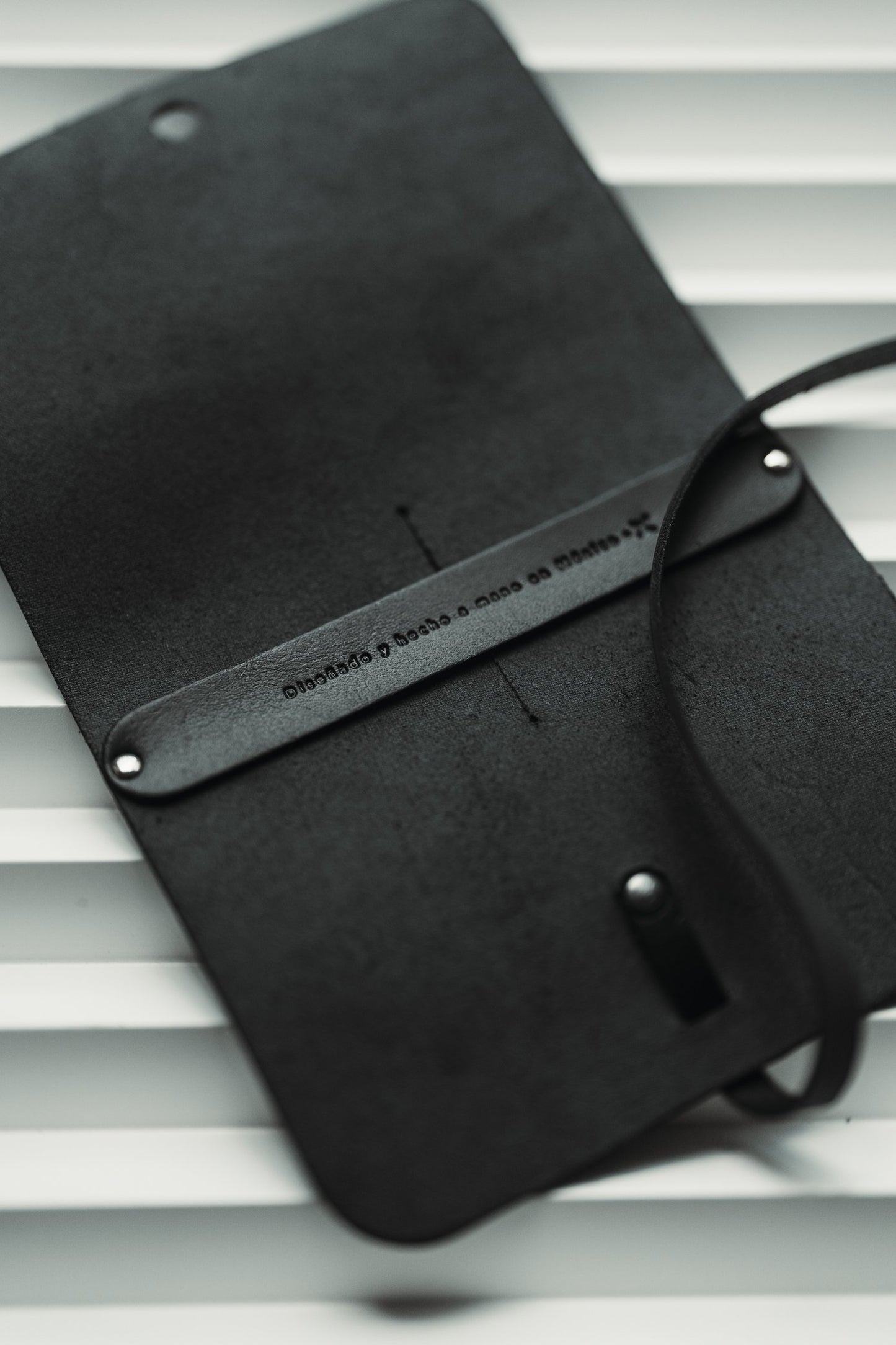 Lo Esencial - Notebook Cover